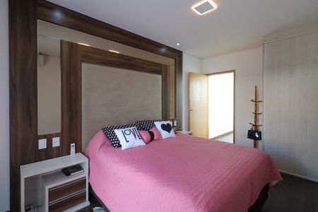 Casa à venda com 200m², 3 quartos e 4 vagas Casa à venda com 200m², 3 quartos e 4 vagasSuíte 1