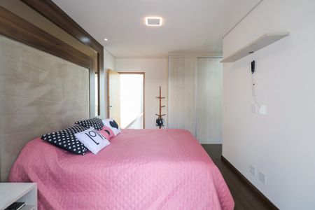 Casa à venda com 200m², 3 quartos e 4 vagas Casa à venda com 200m², 3 quartos e 4 vagasSuíte 1