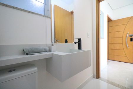 Casa à venda com 200m², 3 quartos e 4 vagas Casa à venda com 200m², 3 quartos e 4 vagasLavabo