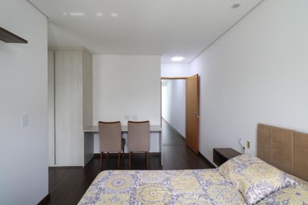 Casa à venda com 200m², 3 quartos e 4 vagas Casa à venda com 200m², 3 quartos e 4 vagasSuíte 3