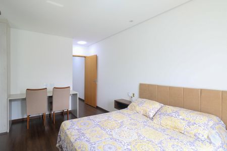 Casa à venda com 200m², 3 quartos e 4 vagas Casa à venda com 200m², 3 quartos e 4 vagasSuíte 3