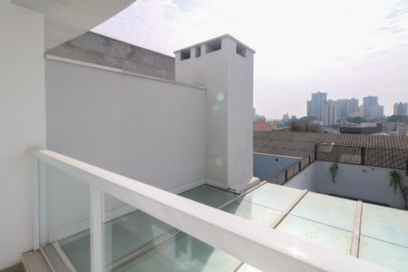 Casa à venda com 200m², 3 quartos e 4 vagas Casa à venda com 200m², 3 quartos e 4 vagasVaranda da Suíte 3