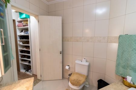 Casa de condomínio à venda com 400m², 3 quartos e 4 vagas Casa de condomínio à venda com 400m², 3 quartos e 4 vagasBanheiro da Suíte