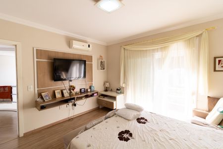 Casa de condomínio à venda com 400m², 3 quartos e 4 vagas Casa de condomínio à venda com 400m², 3 quartos e 4 vagasSuíte