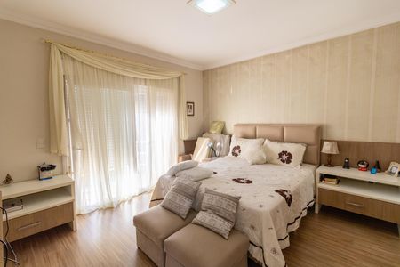 Casa de condomínio à venda com 400m², 3 quartos e 4 vagas Casa de condomínio à venda com 400m², 3 quartos e 4 vagasSuíte