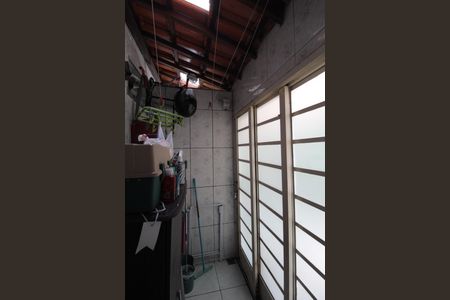 Casa de condomínio à venda com 60m², 2 quartos e 1 vagaEntrada