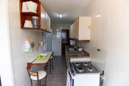 Apartamento à venda com 88m², 2 quartos e 1 vagaCozinha e Área de Serviço