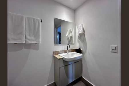 Studio à venda com 25m², 0 quarto e sem vaga Studio à venda com 25m², 0 quarto e sem vagaBanheiro