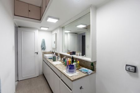 Apartamento à venda com 186m², 3 quartos e 1 vaga Apartamento à venda com 186m², 3 quartos e 1 vagaBanheiro Social