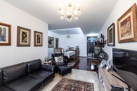 Apartamento à venda com 186m², 3 quartos e 1 vaga Apartamento à venda com 186m², 3 quartos e 1 vagaSala