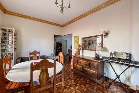 Casa à venda com 200m², 3 quartos e 4 vagas