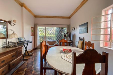 Casa à venda com 200m², 3 quartos e 4 vagas