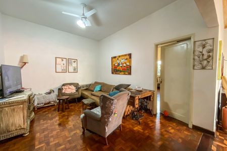 Casa à venda com 200m², 3 quartos e 4 vagas
