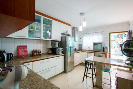 Casa à venda com 150m², 3 quartos e 3 vagas Casa à venda com 150m², 3 quartos e 3 vagasCozinha