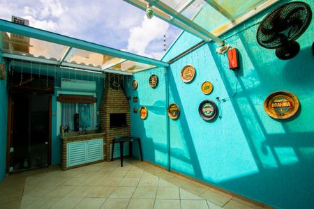 Casa à venda com 150m², 3 quartos e 3 vagas Casa à venda com 150m², 3 quartos e 3 vagasQuintal