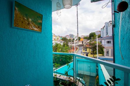 Casa à venda com 150m², 3 quartos e 3 vagas Casa à venda com 150m², 3 quartos e 3 vagasVaranda do quarto 2