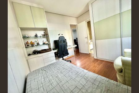 Apartamento à venda com 147m², 4 quartos e 3 vagasSemi Suíte 2