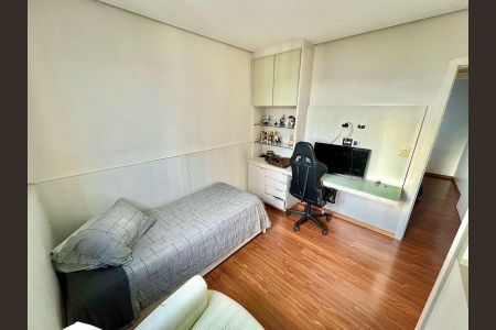 Apartamento à venda com 147m², 4 quartos e 3 vagasSemi Suíte 2