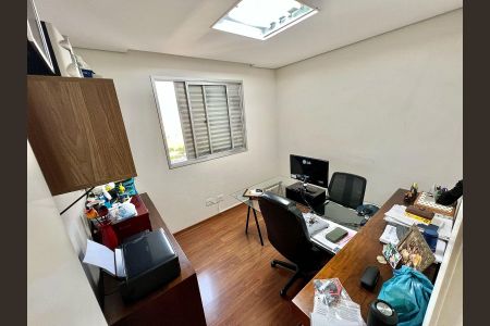 Apartamento à venda com 147m², 4 quartos e 3 vagasQuarto 1