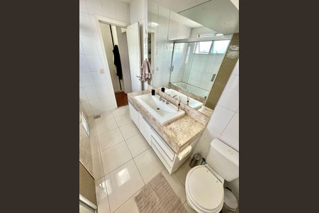 Apartamento à venda com 147m², 4 quartos e 3 vagas Banheiro da Suíte