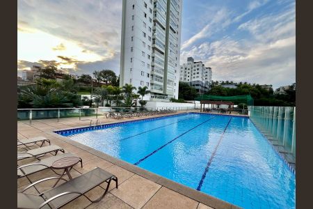 Apartamento à venda com 147m², 4 quartos e 3 vagasÁrea comum - Piscina