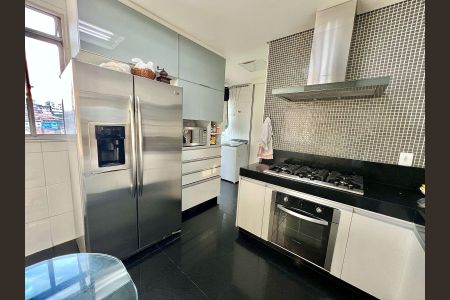Apartamento à venda com 147m², 4 quartos e 3 vagasCozinha