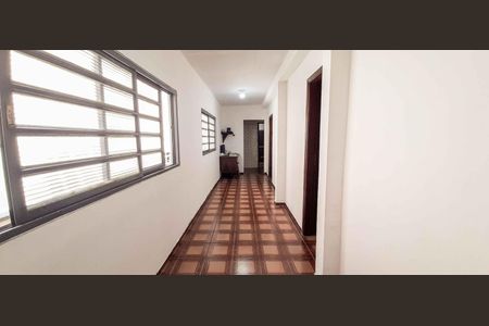 Casa à venda com 120m², 3 quartos e 2 vagas Casa à venda com 120m², 3 quartos e 2 vagasCorredor