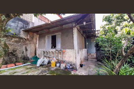 Casa à venda com 120m², 3 quartos e 2 vagas Casa à venda com 120m², 3 quartos e 2 vagasQuintal