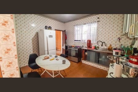 Casa à venda com 120m², 3 quartos e 2 vagas Casa à venda com 120m², 3 quartos e 2 vagasCozinha