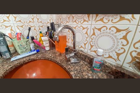 Casa à venda com 120m², 3 quartos e 2 vagas Casa à venda com 120m², 3 quartos e 2 vagasBanheiro Social