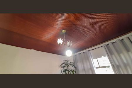 Casa à venda com 120m², 3 quartos e 2 vagas Casa à venda com 120m², 3 quartos e 2 vagasSala