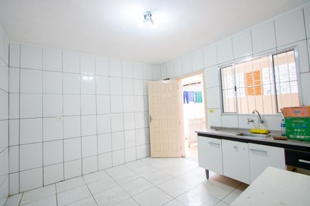Casa à venda com 180m², 2 quartos e 1 vaga Casa à venda com 180m², 2 quartos e 1 vagaCozinha
