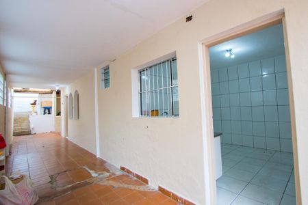 Casa à venda com 180m², 2 quartos e 1 vaga Casa à venda com 180m², 2 quartos e 1 vagaCorredor Externo