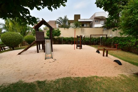 Casa de condomínio para alugar com 320m², 3 quartos e 4 vagasÁrea comum - Playground