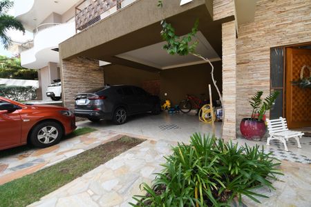 Casa de condomínio para alugar com 320m², 3 quartos e 4 vagasGaragem