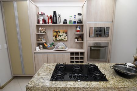 Casa de condomínio para alugar com 320m², 3 quartos e 4 vagasCozinha