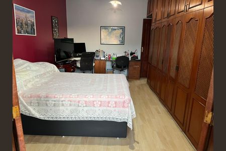 Casa à venda com 350m², 4 quartos e 2 vagasQuarto