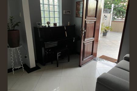 Casa à venda com 350m², 4 quartos e 2 vagasSala