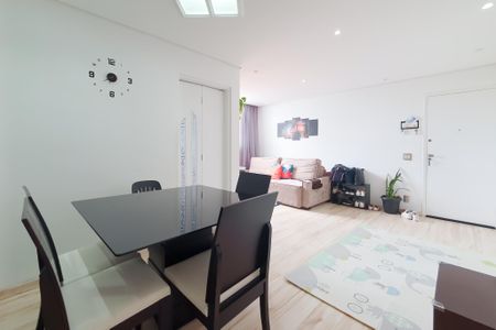 Apartamento à venda com 73m², 2 quartos e 1 vaga Apartamento à venda com 73m², 2 quartos e 1 vagaSala