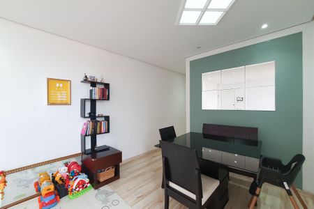 Apartamento à venda com 73m², 2 quartos e 1 vaga Apartamento à venda com 73m², 2 quartos e 1 vagaSala