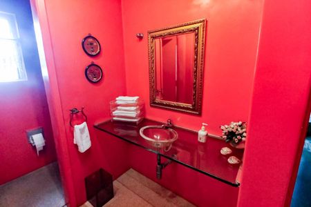 Casa à venda com 800m², 5 quartos e NaN vagas Casa à venda com 800m², 5 quartos e NaN vagasLavabo