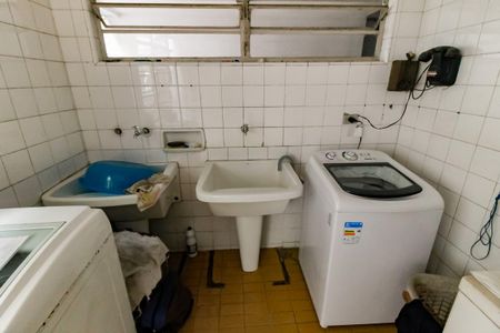 Casa à venda com 800m², 5 quartos e NaN vagas Casa à venda com 800m², 5 quartos e NaN vagasÁrea de Serviço