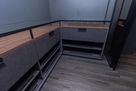 Apartamento à venda com 111m², 2 quartos e 3 vagas Apartamento à venda com 111m², 2 quartos e 3 vagasCloset da suíte