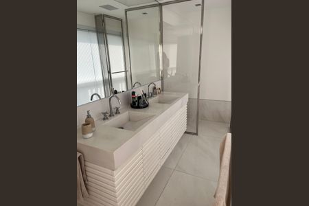 Apartamento à venda com 175m², 3 quartos e 2 vagas Apartamento à venda com 175m², 3 quartos e 2 vagasBanheiro