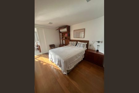 Apartamento à venda com 175m², 3 quartos e 2 vagas Apartamento à venda com 175m², 3 quartos e 2 vagasQuarto 1