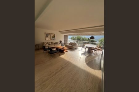 Apartamento à venda com 175m², 3 quartos e 2 vagas Apartamento à venda com 175m², 3 quartos e 2 vagasSala
