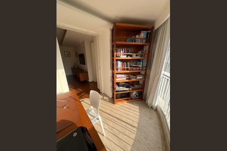 Apartamento à venda com 175m², 3 quartos e 2 vagas Apartamento à venda com 175m², 3 quartos e 2 vagasEscritório