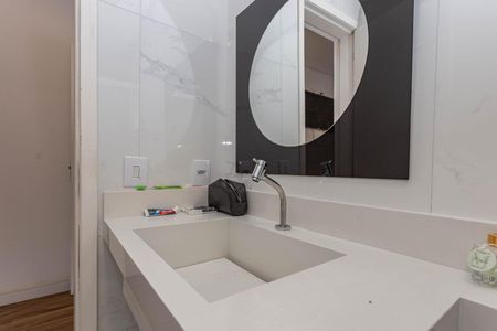 Casa à venda com 200m², 3 quartos e 2 vagasBanheiro da Suíte 2