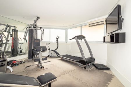 Apartamento à venda com 100m², 2 quartos e 1 vaga Apartamento à venda com 100m², 2 quartos e 1 vagaÁrea comum - Academia