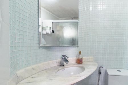 Apartamento à venda com 100m², 2 quartos e 1 vaga Apartamento à venda com 100m², 2 quartos e 1 vagaBanheiro da Suíte 1